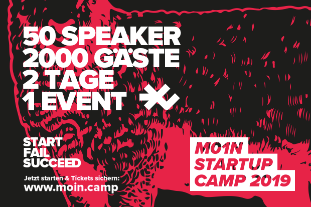 Vor dem Hintergrund eines stilisierten Schafes in rot-schwarz ist u.a. folgendes zu lesen: 50 Speaker, 2000 Gäste, 2 Tage, 1 Event sowie die Webadresse www.moin.camp