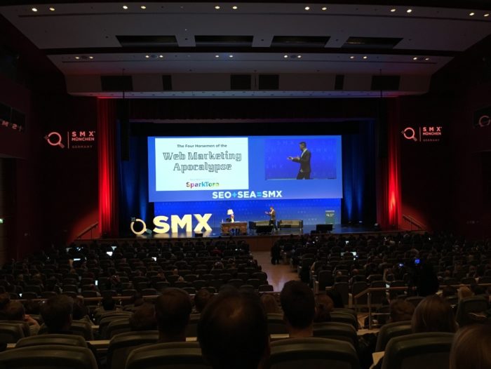 Zu sehen ist eine Präsentation der SMX